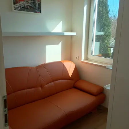 Calm House In Suburbs Of Cracow بيت للعطل
